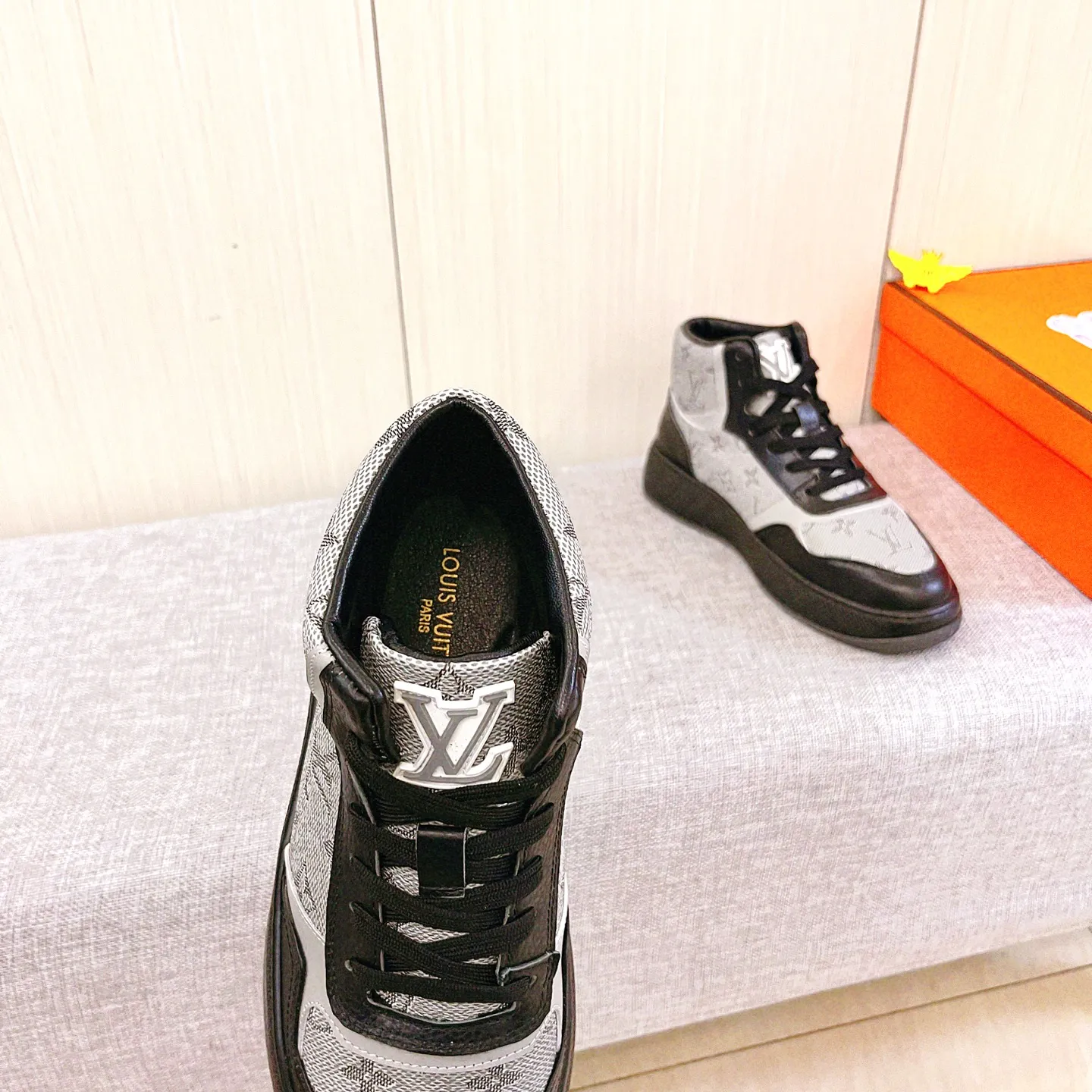 Men's shoes💰 460💰[LV]🔥Louis Vuitton, high-end men's shoes brand, official website 1:1 latest masterpiece: the upper is made of Italian imported first-layer cowhide with a comfortable and breathable lining➕original non-slip and wear-resistant outsole🔥, making walking more convenient and comfortable! An exclusive new model, a stunning work, a beautiful 1:1 replica [color] compared to the official quality! Create a fashionable personality to set off your uniqueness! A must-have for trendy men! Classic🔥Size: 38-44 Color: 🔥 1⃣️color available🔥